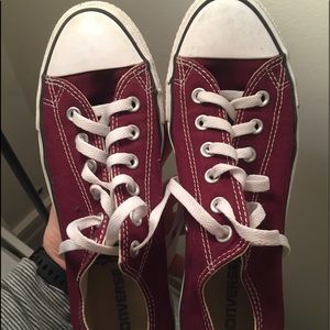Maroon regular converse shoes